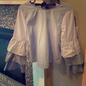 Like new fun ruffles sleeve blouse